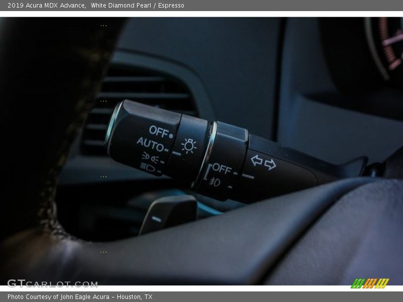 White Diamond Pearl / Espresso 2019 Acura MDX Advance