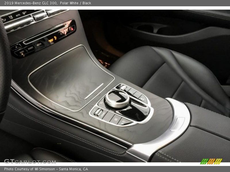 Polar White / Black 2019 Mercedes-Benz GLC 300