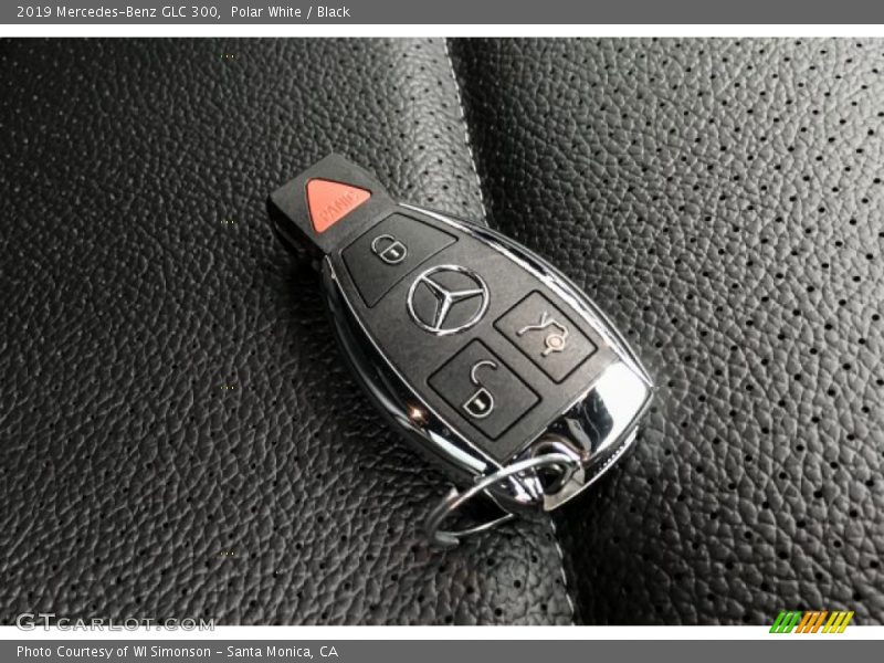 Polar White / Black 2019 Mercedes-Benz GLC 300