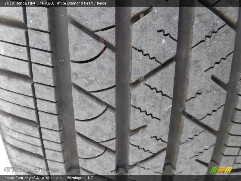 White Diamond Pearl / Beige 2019 Honda Pilot Elite AWD