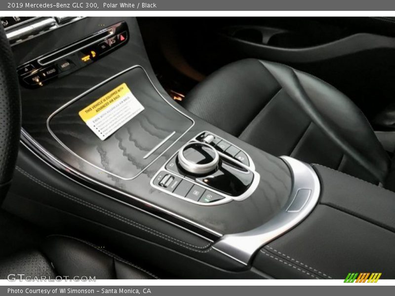 Polar White / Black 2019 Mercedes-Benz GLC 300