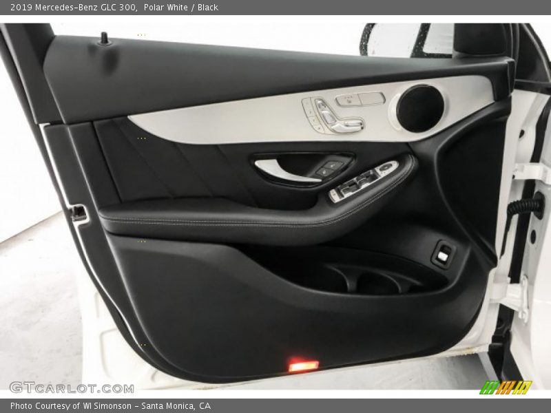 Polar White / Black 2019 Mercedes-Benz GLC 300