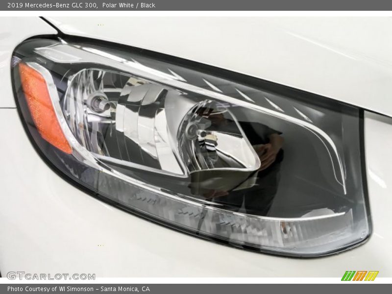 Polar White / Black 2019 Mercedes-Benz GLC 300
