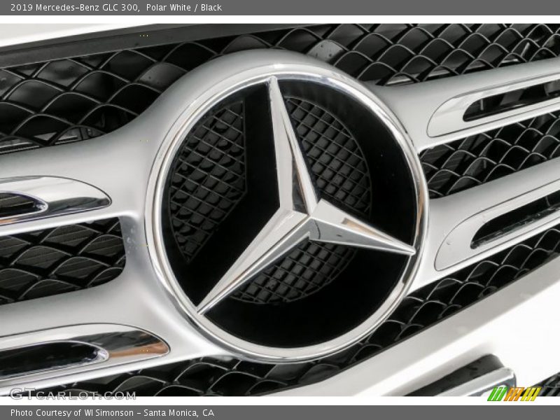 Polar White / Black 2019 Mercedes-Benz GLC 300