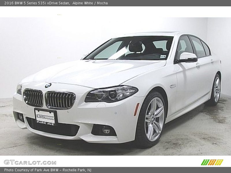 Alpine White / Mocha 2016 BMW 5 Series 535i xDrive Sedan