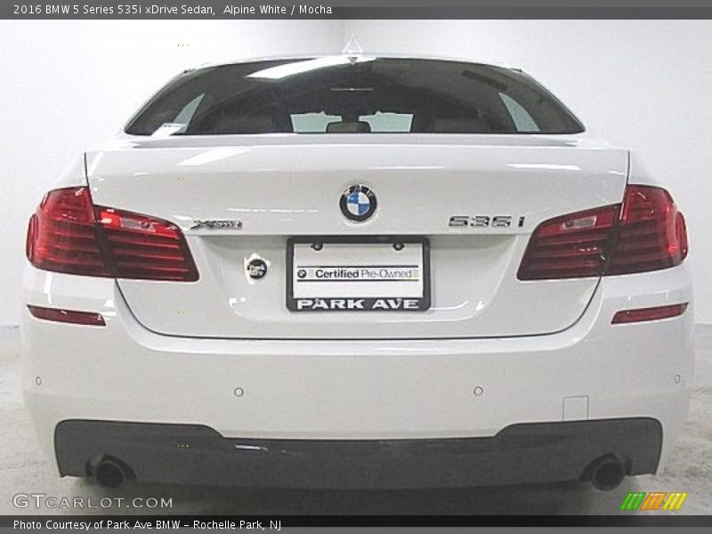 Alpine White / Mocha 2016 BMW 5 Series 535i xDrive Sedan