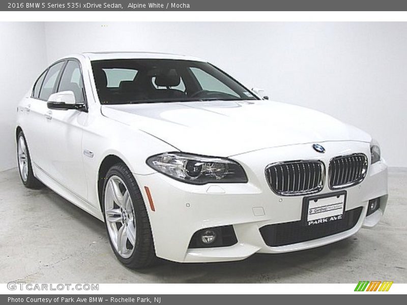 Alpine White / Mocha 2016 BMW 5 Series 535i xDrive Sedan