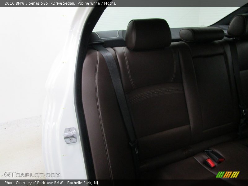 Alpine White / Mocha 2016 BMW 5 Series 535i xDrive Sedan