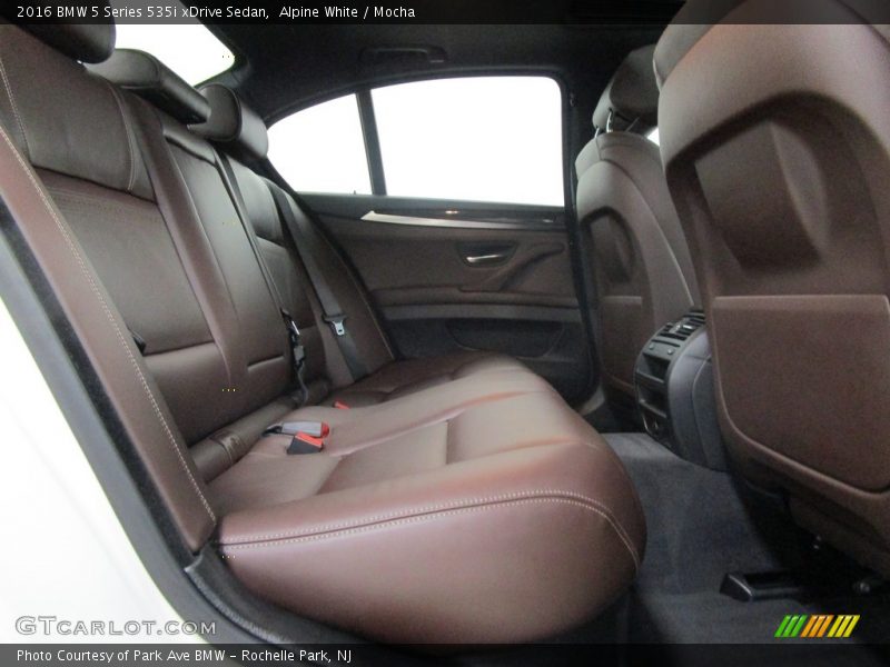Alpine White / Mocha 2016 BMW 5 Series 535i xDrive Sedan
