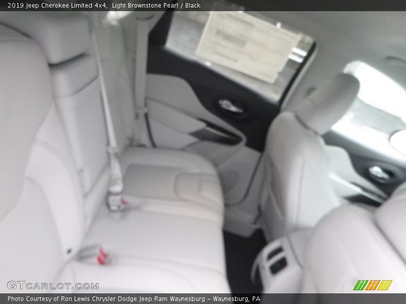 Light Brownstone Pearl / Black 2019 Jeep Cherokee Limited 4x4
