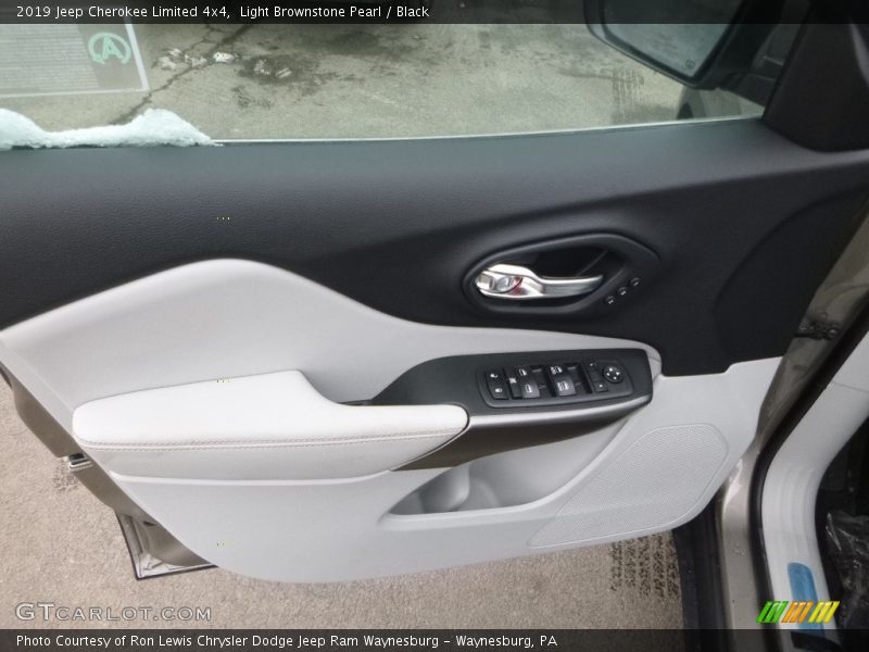 Light Brownstone Pearl / Black 2019 Jeep Cherokee Limited 4x4