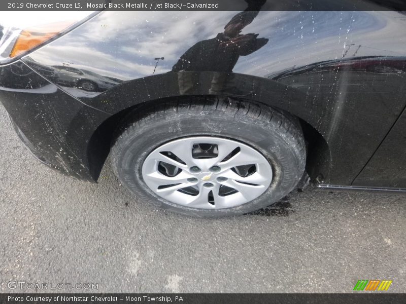 Mosaic Black Metallic / Jet Black/­Galvanized 2019 Chevrolet Cruze LS