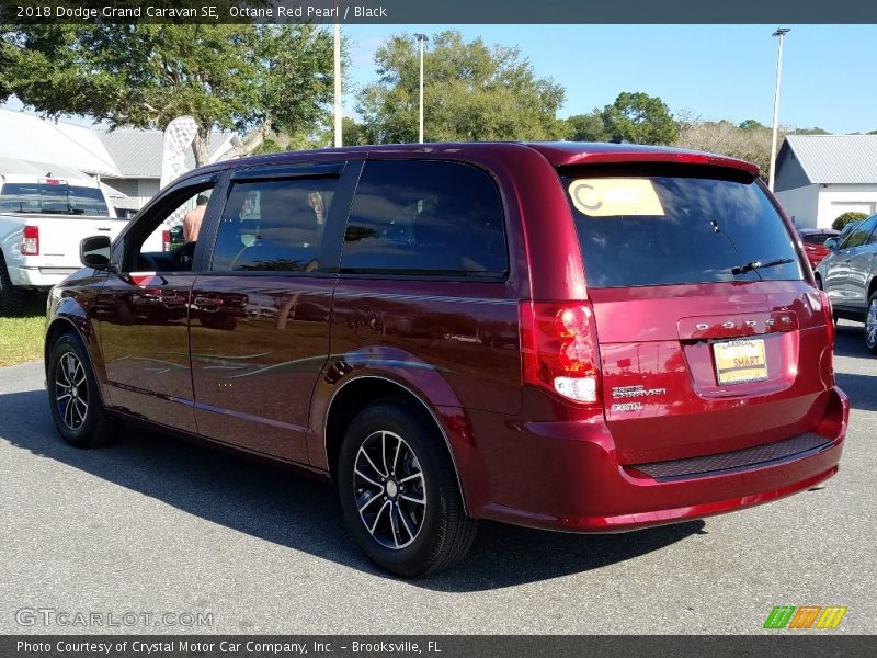 Octane Red Pearl / Black 2018 Dodge Grand Caravan SE