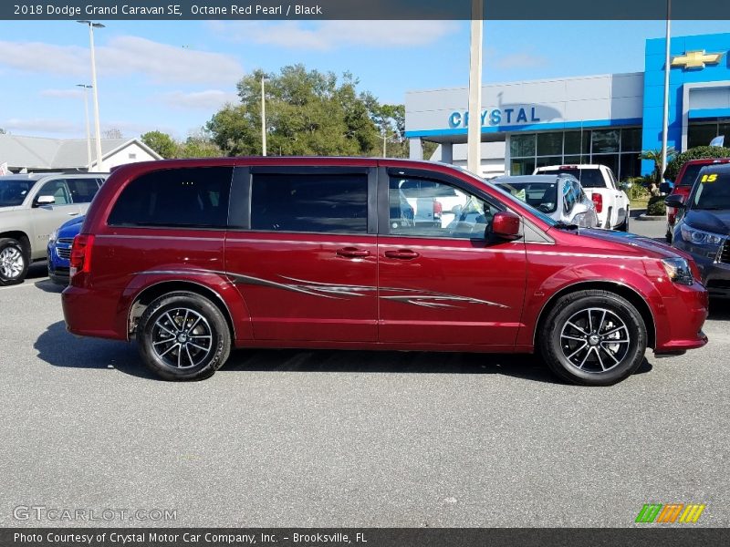Octane Red Pearl / Black 2018 Dodge Grand Caravan SE