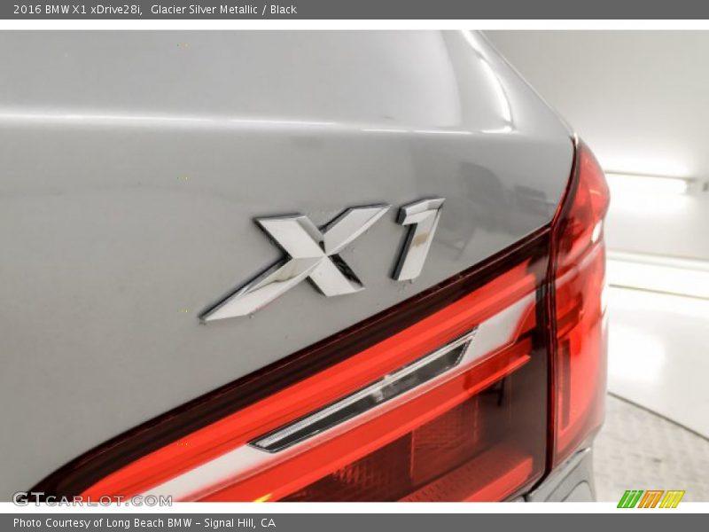 Glacier Silver Metallic / Black 2016 BMW X1 xDrive28i