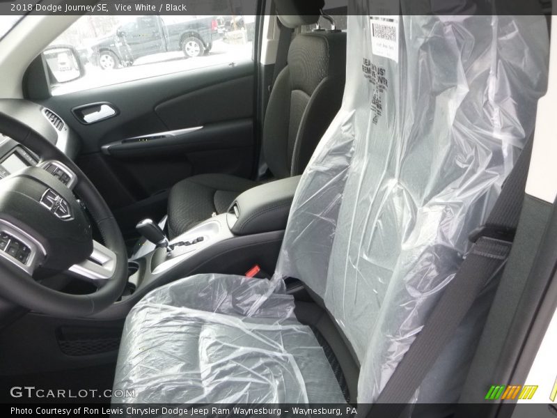 Vice White / Black 2018 Dodge Journey SE