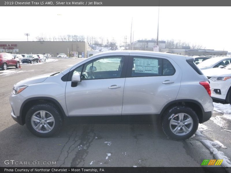 Silver Ice Metallic / Jet Black 2019 Chevrolet Trax LS AWD