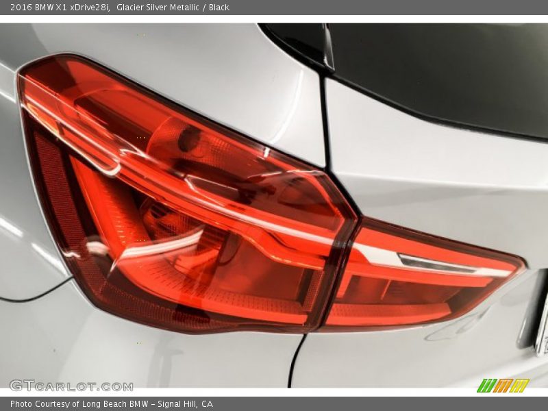 Glacier Silver Metallic / Black 2016 BMW X1 xDrive28i