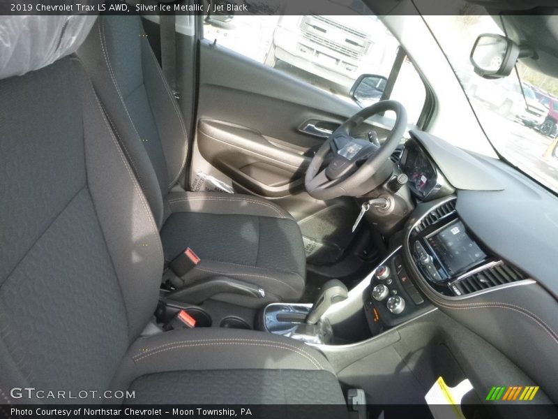 Silver Ice Metallic / Jet Black 2019 Chevrolet Trax LS AWD