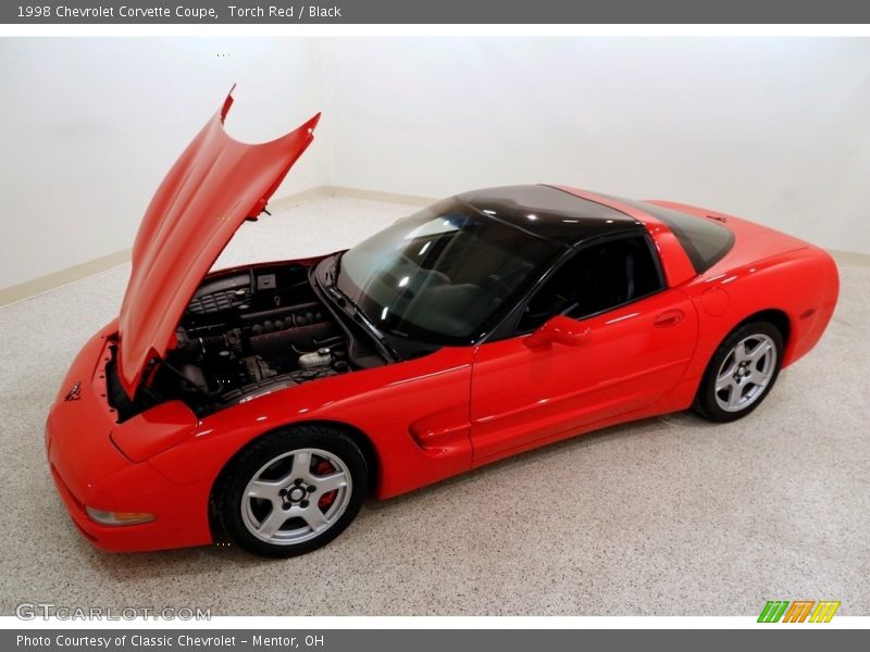 Torch Red / Black 1998 Chevrolet Corvette Coupe