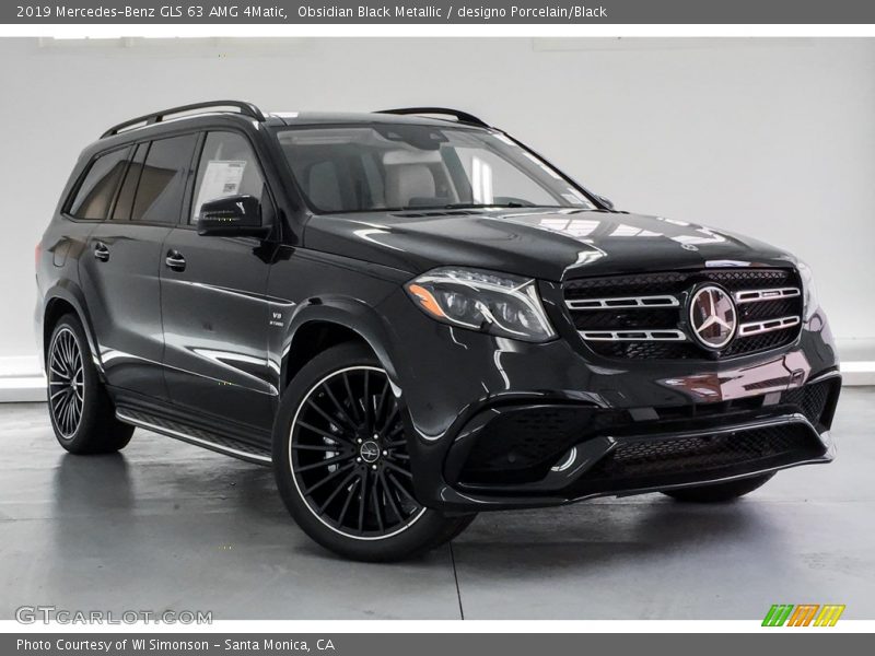 Front 3/4 View of 2019 GLS 63 AMG 4Matic