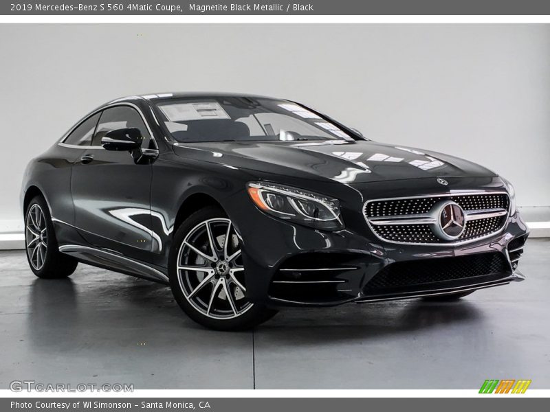 Front 3/4 View of 2019 S 560 4Matic Coupe