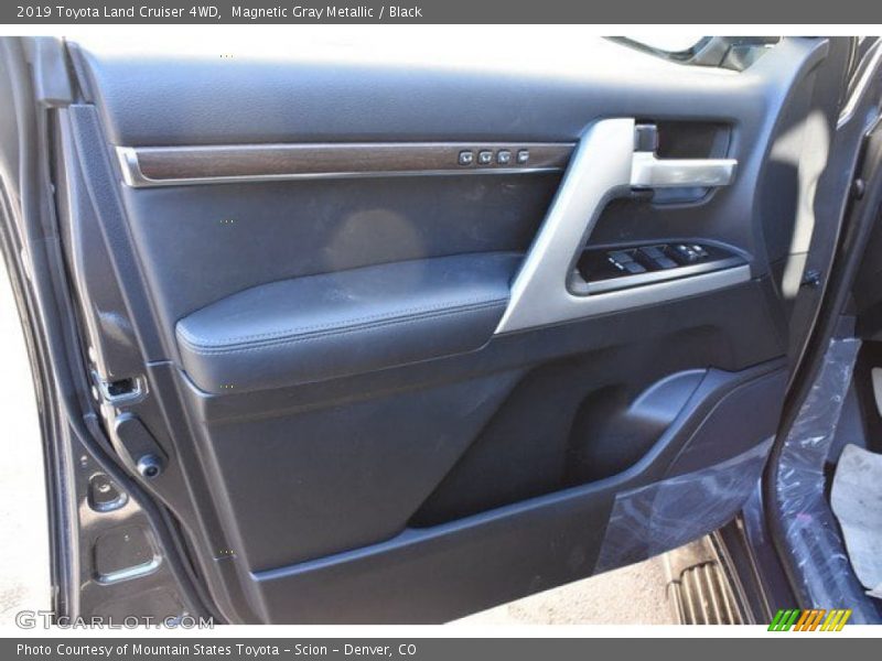 Magnetic Gray Metallic / Black 2019 Toyota Land Cruiser 4WD