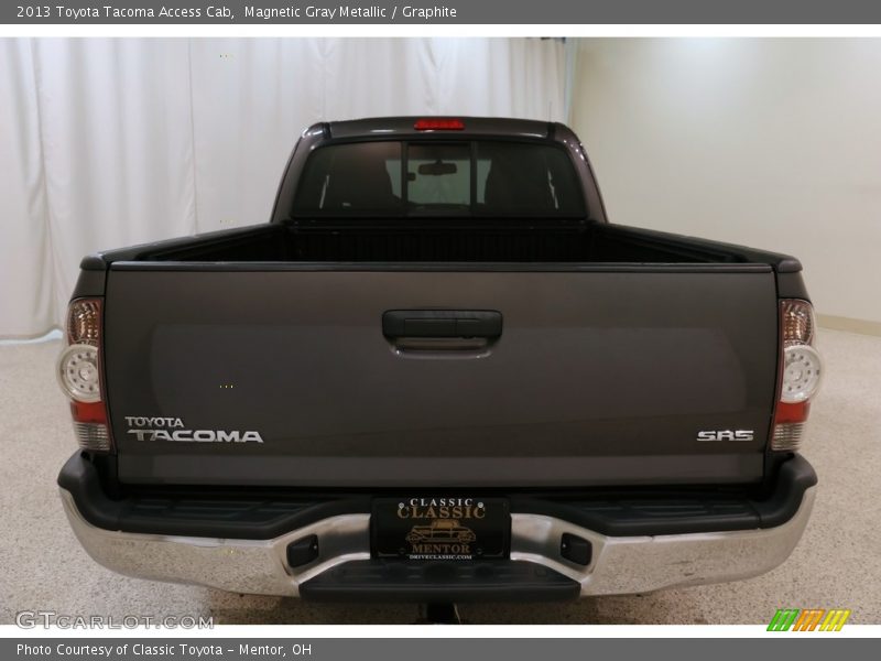Magnetic Gray Metallic / Graphite 2013 Toyota Tacoma Access Cab