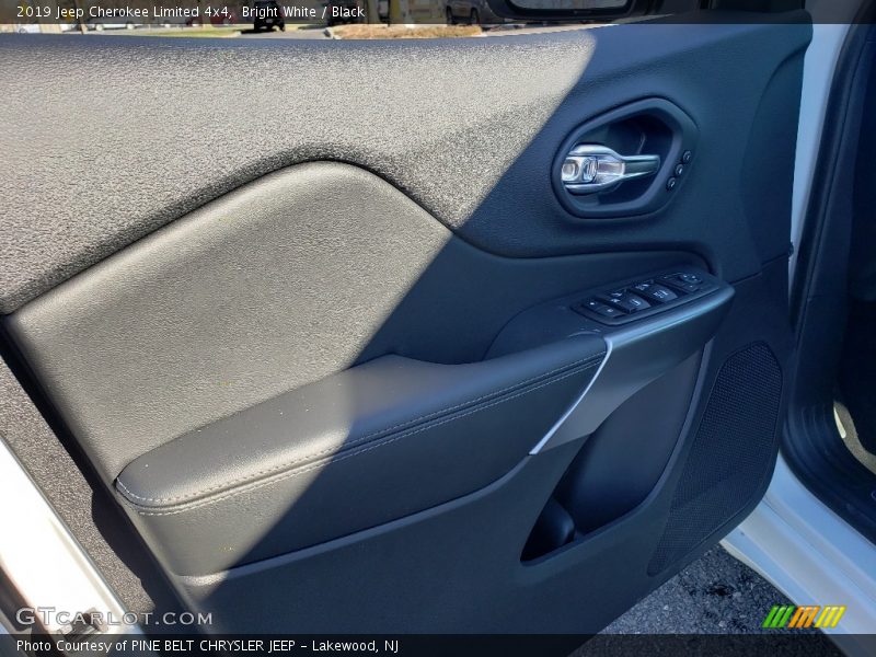 Bright White / Black 2019 Jeep Cherokee Limited 4x4