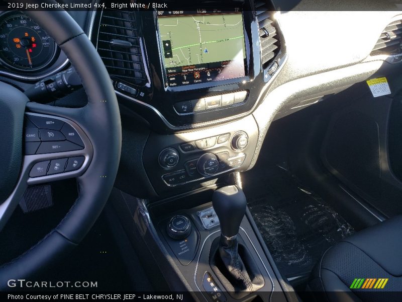 Bright White / Black 2019 Jeep Cherokee Limited 4x4