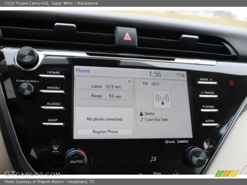 Super White / Macadamia 2019 Toyota Camry XLE