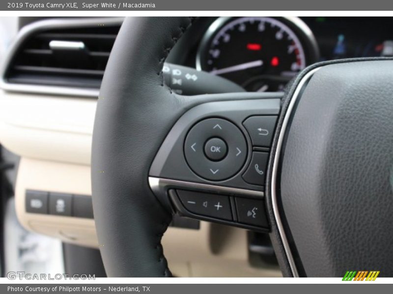 Super White / Macadamia 2019 Toyota Camry XLE
