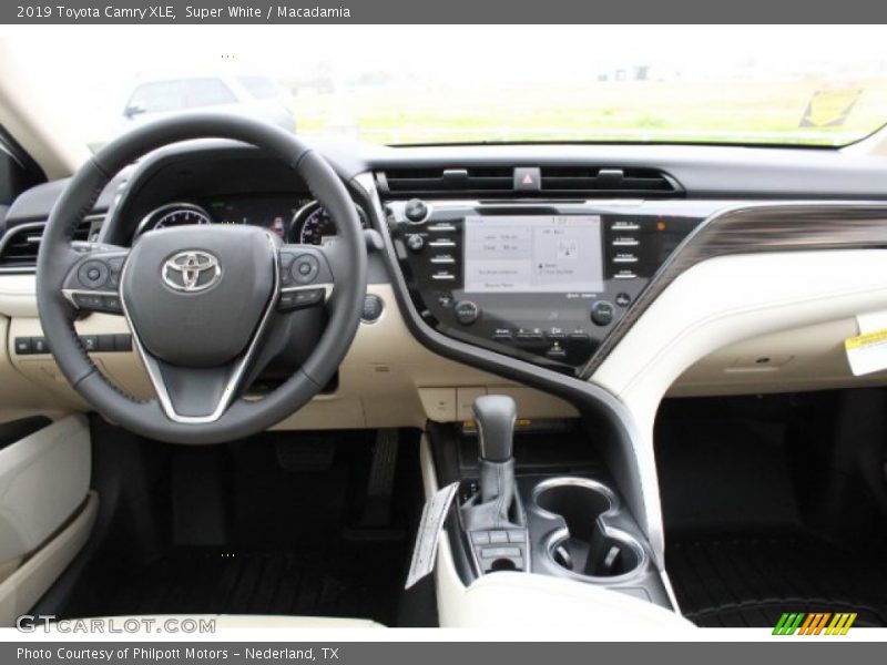 Super White / Macadamia 2019 Toyota Camry XLE