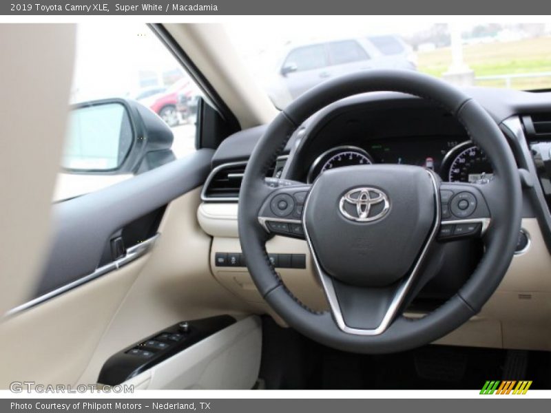 Super White / Macadamia 2019 Toyota Camry XLE