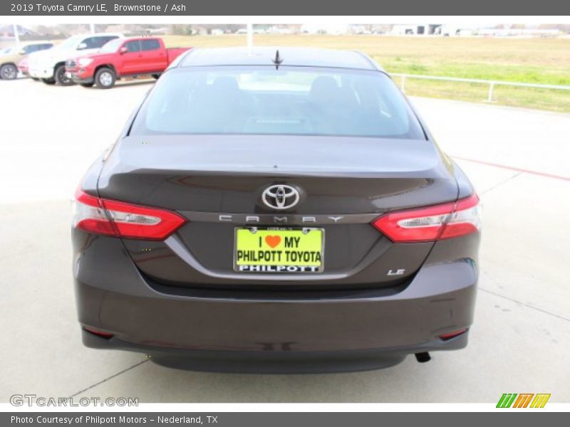 Brownstone / Ash 2019 Toyota Camry LE