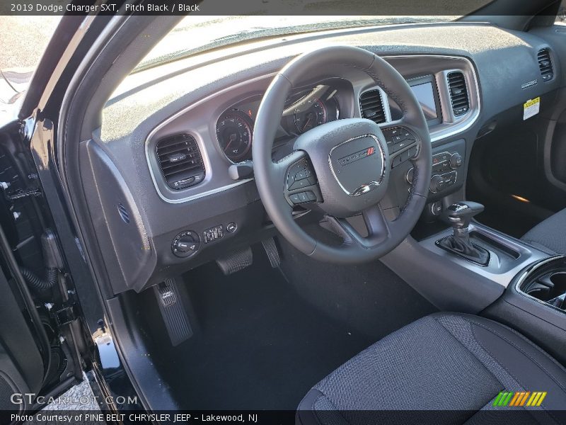 Pitch Black / Black 2019 Dodge Charger SXT
