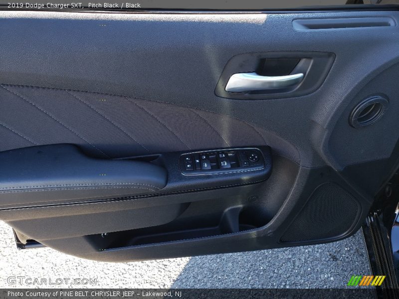 Pitch Black / Black 2019 Dodge Charger SXT