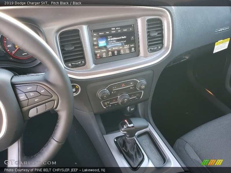 Pitch Black / Black 2019 Dodge Charger SXT