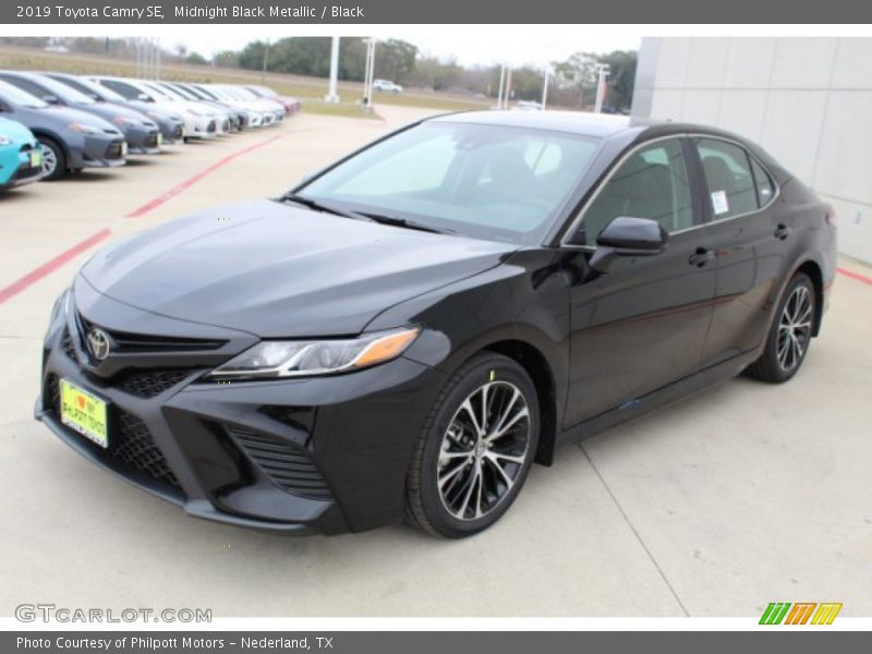 Midnight Black Metallic / Black 2019 Toyota Camry SE
