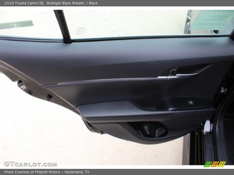 Midnight Black Metallic / Black 2019 Toyota Camry SE