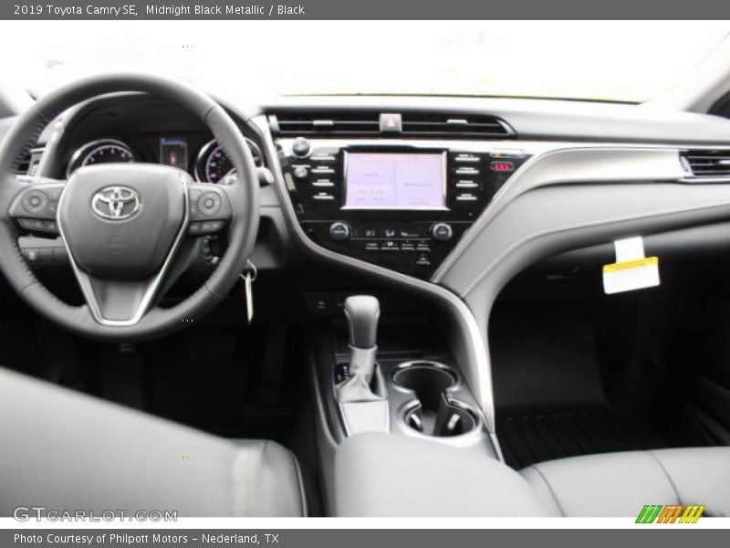 Midnight Black Metallic / Black 2019 Toyota Camry SE