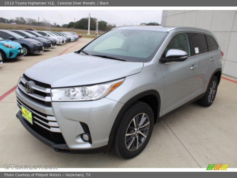 Celestial Silver Metallic / Black 2019 Toyota Highlander XLE