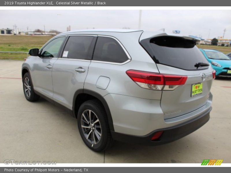 Celestial Silver Metallic / Black 2019 Toyota Highlander XLE