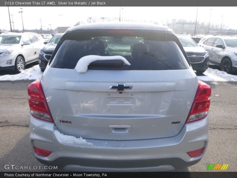 Silver Ice Metallic / Jet Black 2019 Chevrolet Trax LT AWD