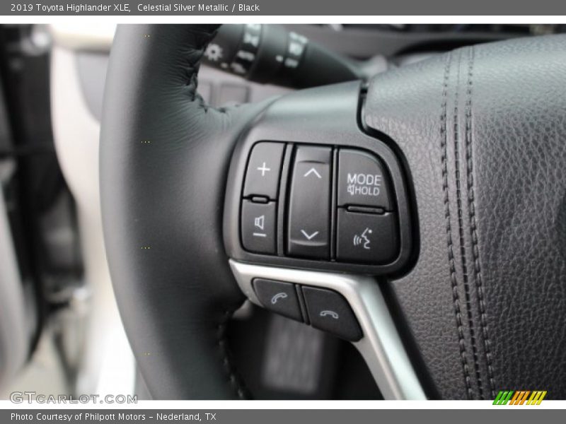 Celestial Silver Metallic / Black 2019 Toyota Highlander XLE