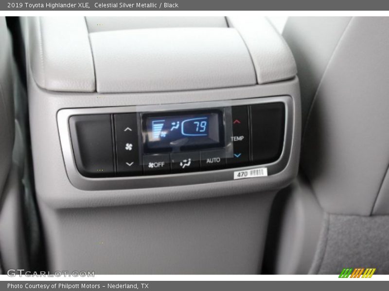 Celestial Silver Metallic / Black 2019 Toyota Highlander XLE