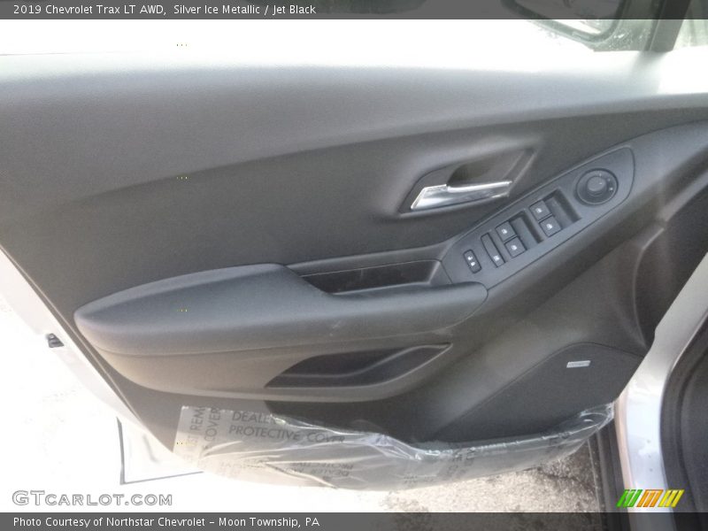 Silver Ice Metallic / Jet Black 2019 Chevrolet Trax LT AWD