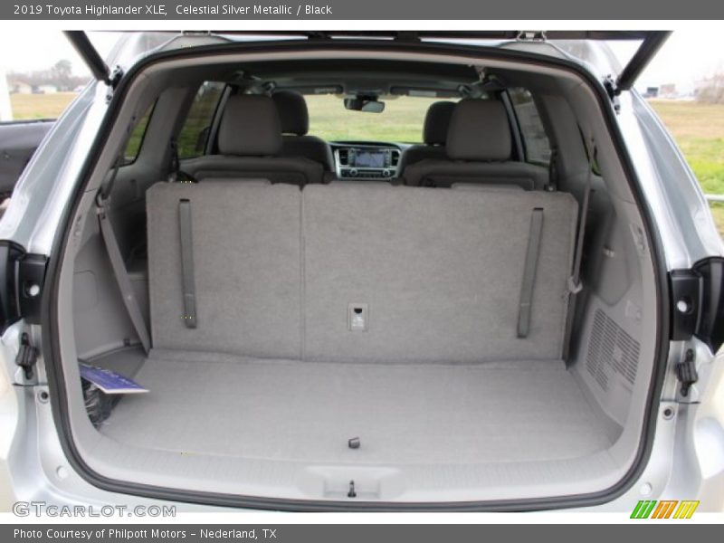 Celestial Silver Metallic / Black 2019 Toyota Highlander XLE