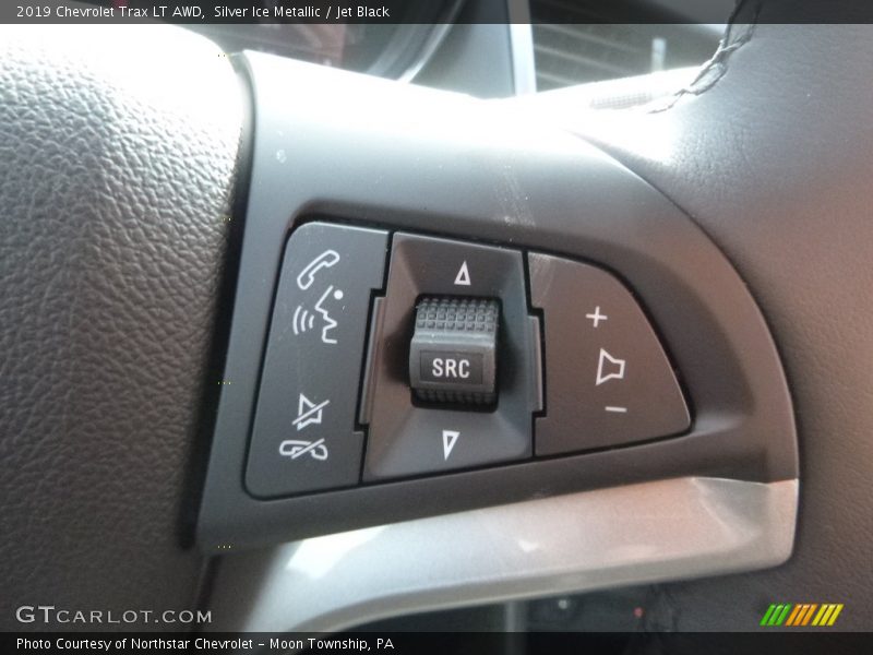 Silver Ice Metallic / Jet Black 2019 Chevrolet Trax LT AWD