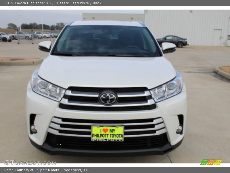 Blizzard Pearl White / Black 2019 Toyota Highlander XLE